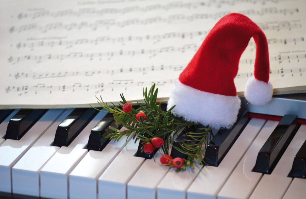 piano keyboard with Santa hat